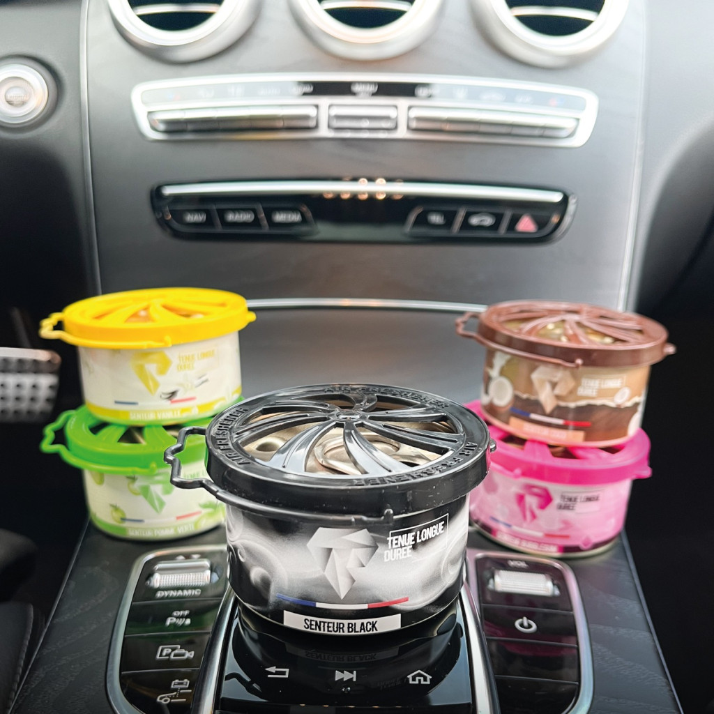 Parfum voiture boisé – Senteur élégante & durable | Shine