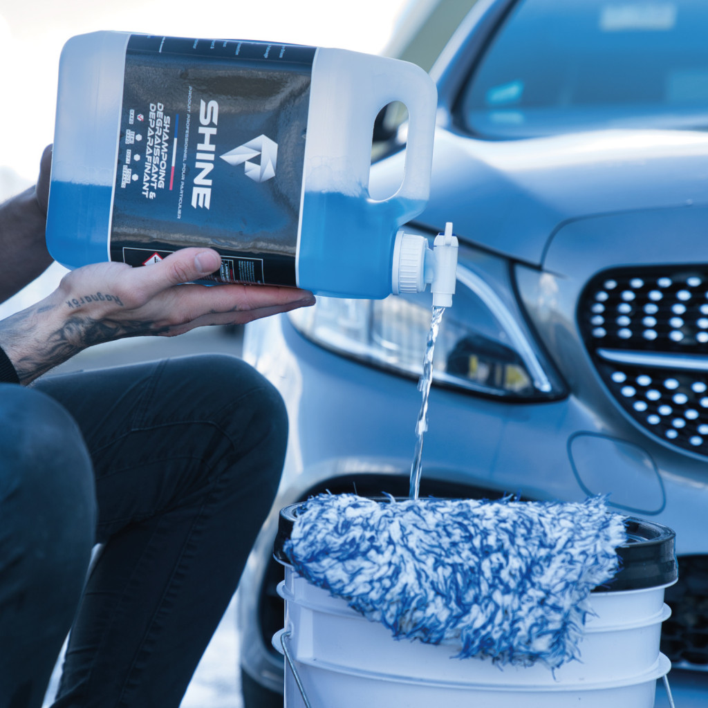 Shampoing Dégraissant Déparaffinant Shine – Préparation carrosserie