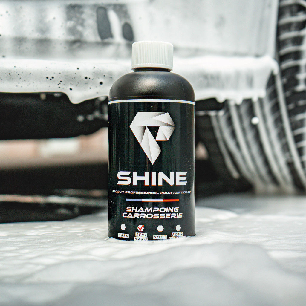 Shampoing carrosserie voiture – Lavage sans traces | Shine