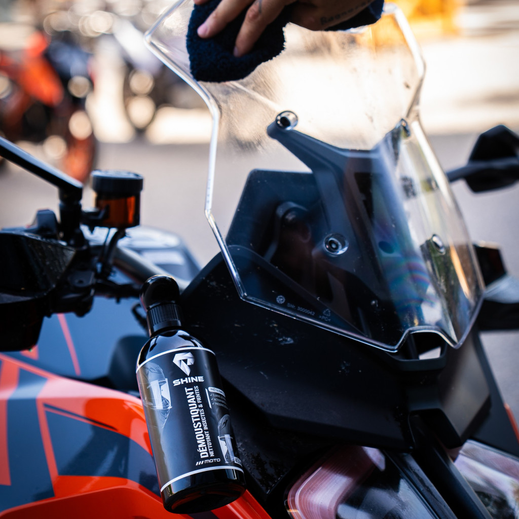 Démoustiquant moto – Insectes & résidus routiers | Shine
