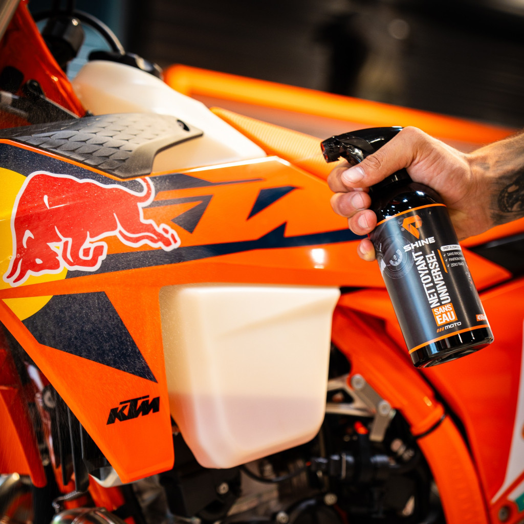 Nettoyant sans eau universel moto