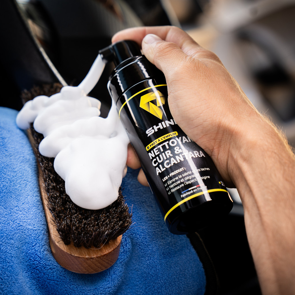 Nettoyant cuir et alcantara voiture – Doux & efficace | Shine