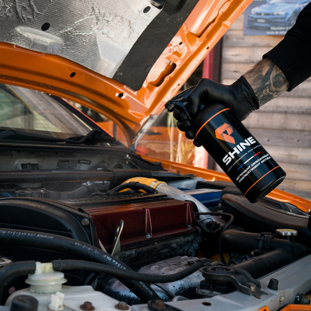 Nettoyant compartiment moteur voiture – Dégraissant efficace | Shine