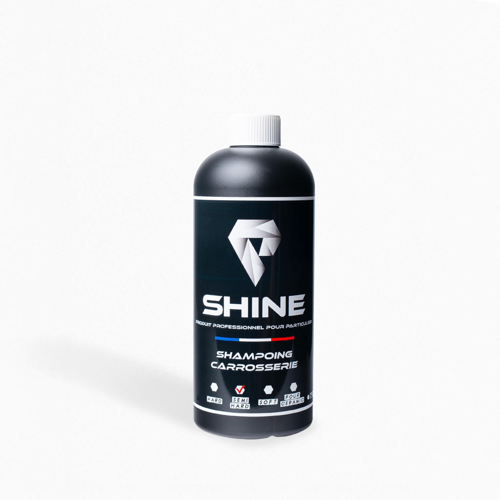 Shampoing carrosserie voiture – Lavage sans traces | Shine