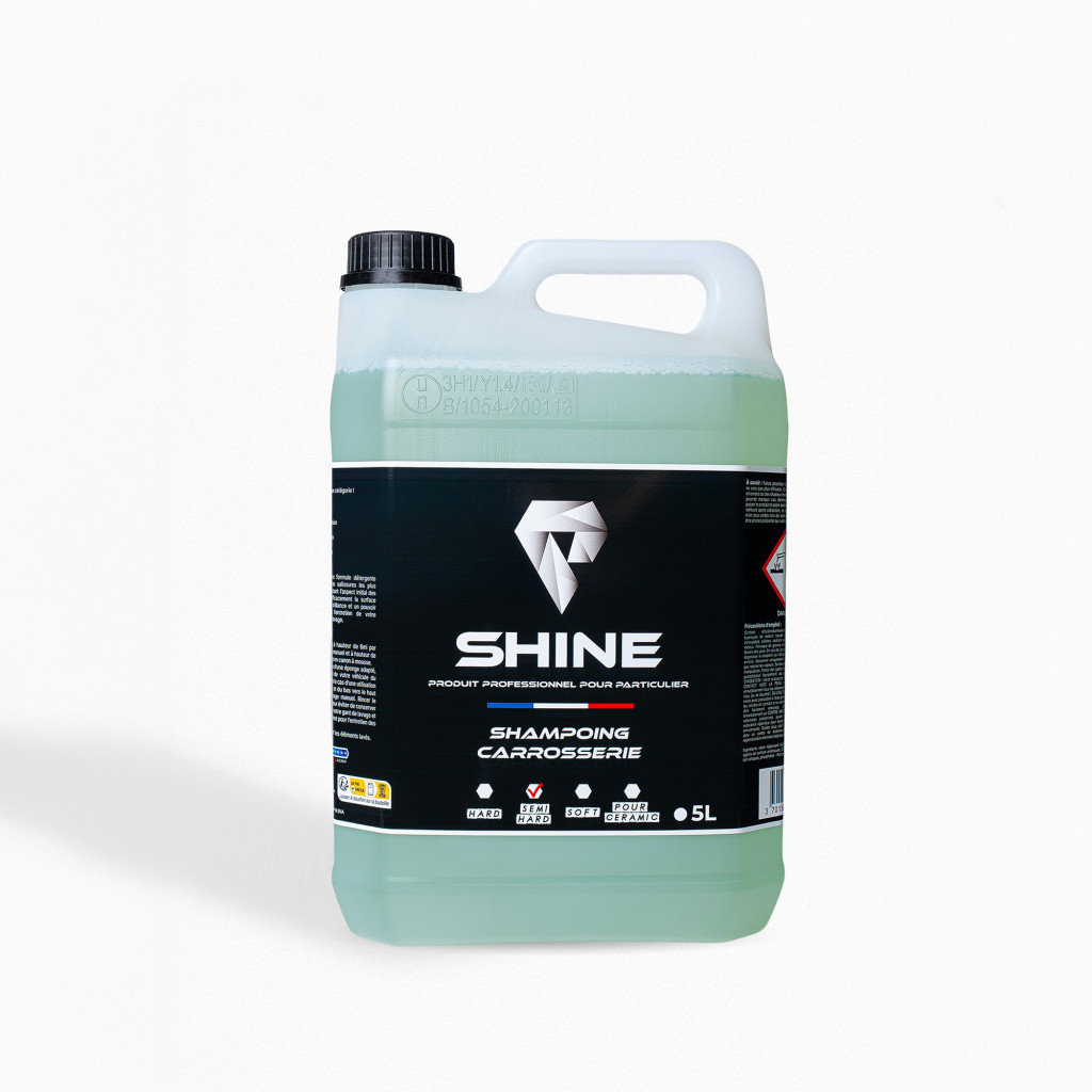 Shampoing carrosserie voiture – Lavage sans traces | Shine