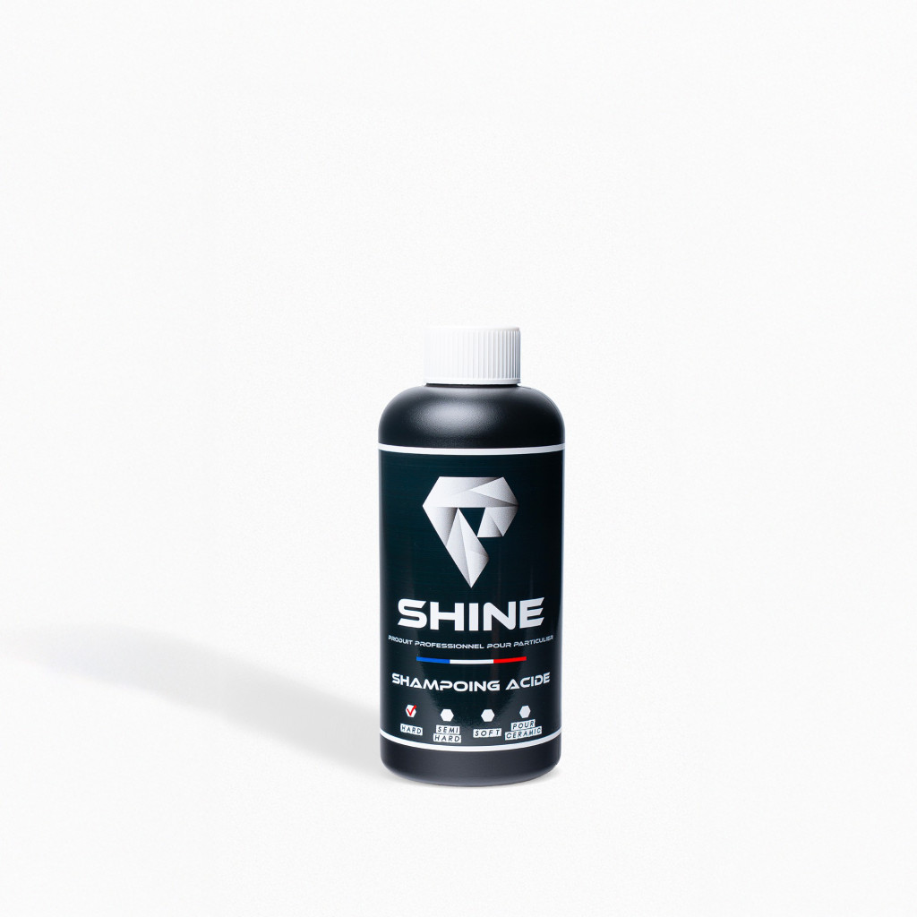 Shampoing acide voiture – Décontamination calcaire & traces | Shine
